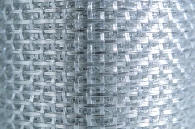 잘게 썬 가닥 매트 대신 유리섬유 스티치 매트를 사용할 때