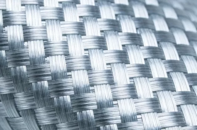 유리섬유 코어 매트 vs 폼 코어 vs 발사 코어